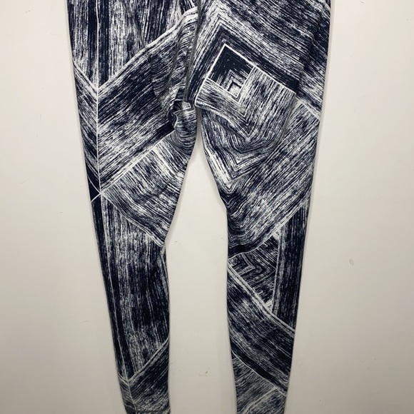 Lululemon eWunder Under Pant *Full-On 8 - Picture 9 of 13